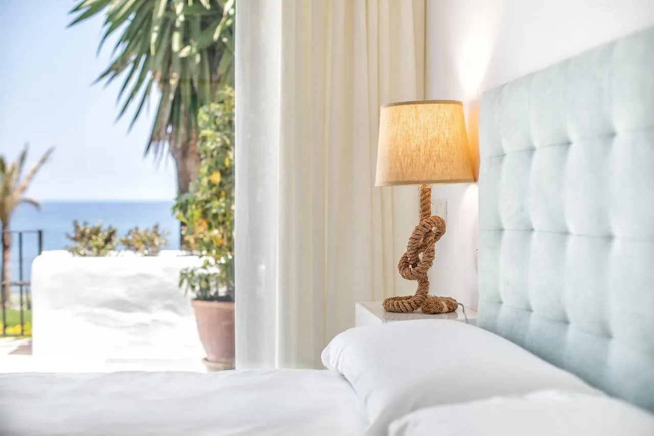 Hanami Alcazaba Beach Front Sea View Apartment Estepona