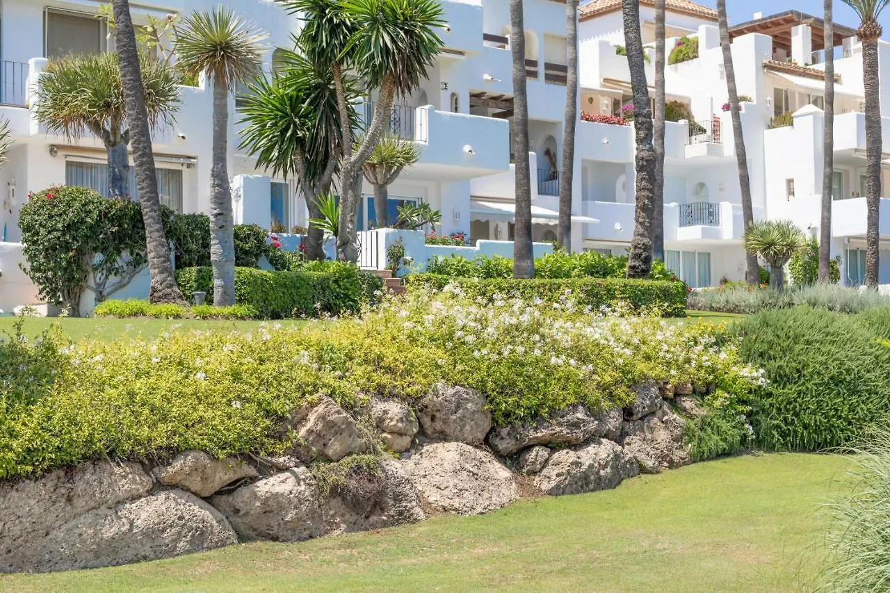 Hanami Alcazaba Beach Front Sea View Apartment Estepona 0*,  Spain